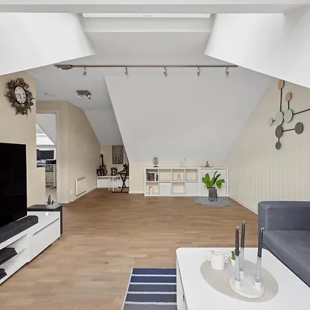 Romslig Hjem I Naer Golf, Og Motorvei Apartament *