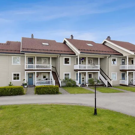 Apartament Romslig Hjem I Naer Golf, Og Motorvei Asker